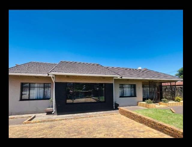 3 BEDROOM HOUSE FOR SALE IN ELSBURG